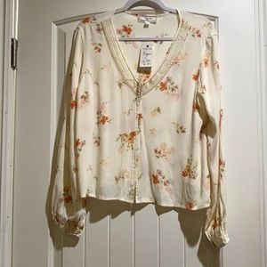 Hippy Rose cream floral print large button up blouse NWT